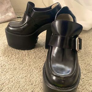 Jeffrey Campbell size 9 platform loafer